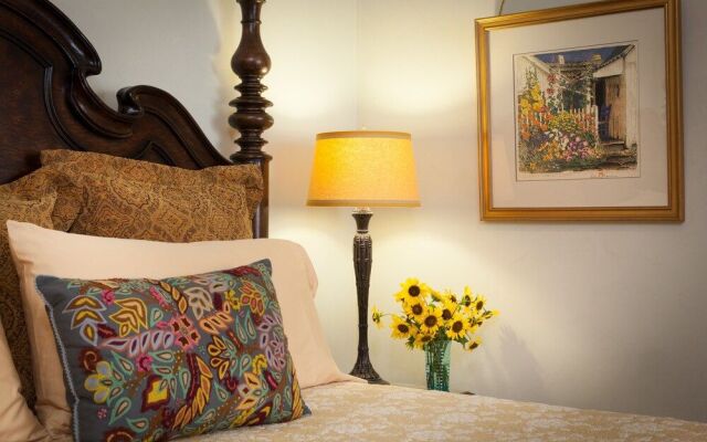 Four Kachinas Bed & Breakfast Inn