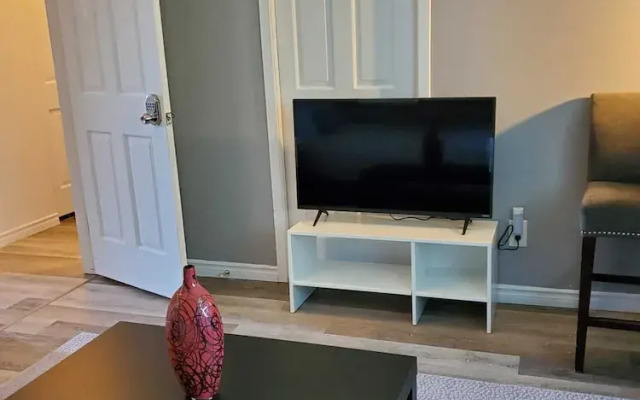 Colline-Single Room- Self Check-In