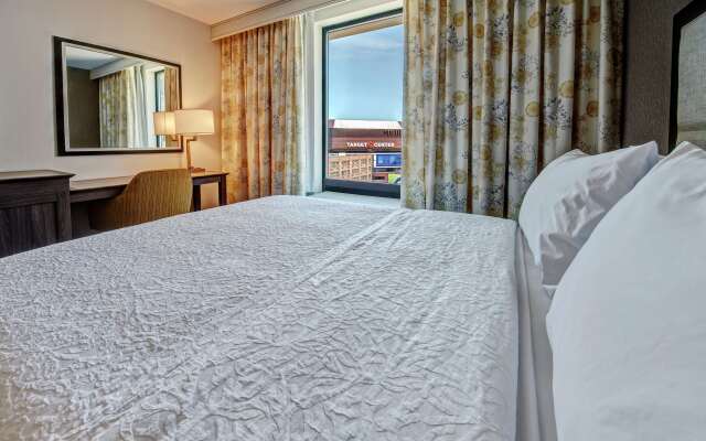 Hampton Inn & Suites Minneapolis / Downtown