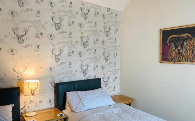 Lakeview Guest House