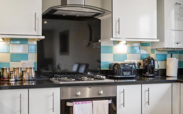 London Heathrow Living Serviced Apartments- Apt 12