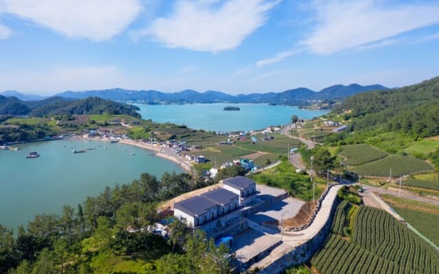 Yeosu Beach Castle Pension