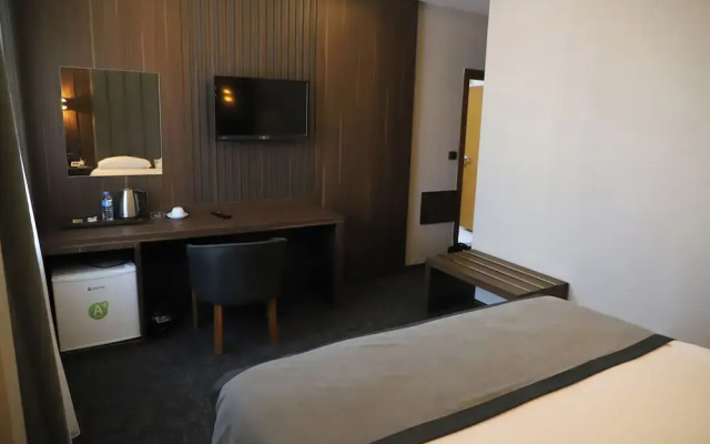 Cenas Otel
