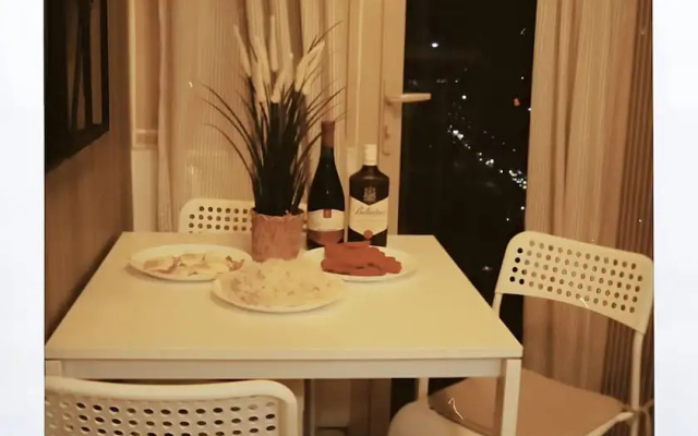 Luxury Bay Condo Near MOA With Balcony Free Wi-fi