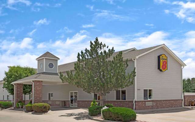 Super 8 by Wyndham Windsor