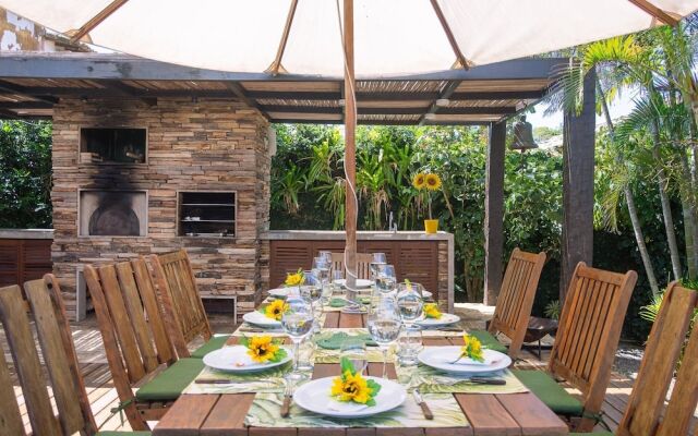 Excelente casa com piscina Armação