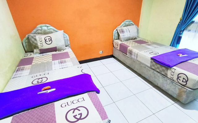 Hotel Pattimura powered by Cocotel – Guest Rooms – Semarang