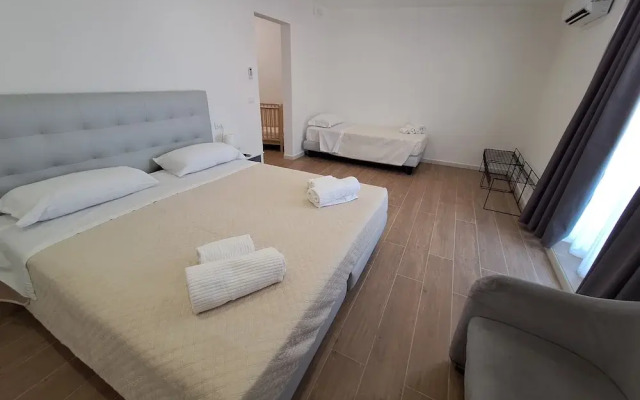 Room-triple Double Room