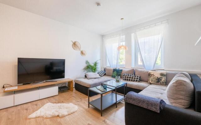 Stay Awesome - Urban Jungle Apartment in Wilhelmshöhe