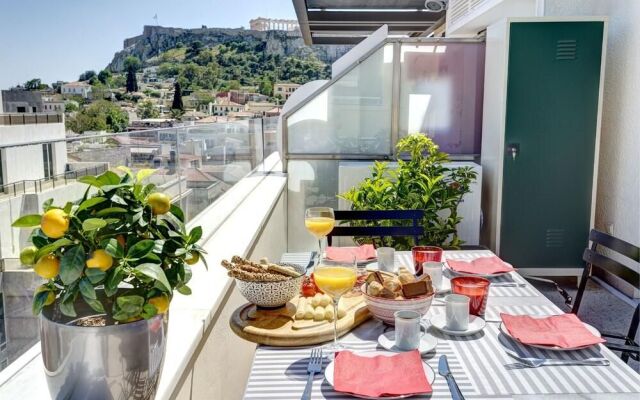 Loft apt w/ Acropolis View