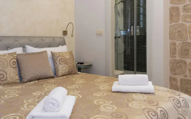 Queen Teuta Luxury Rooms Split