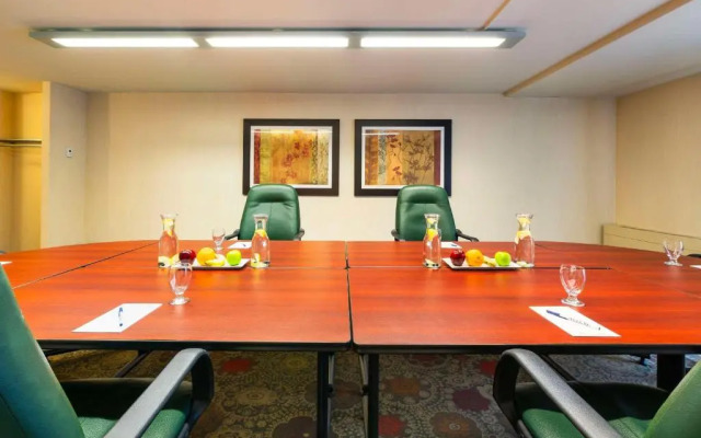 Holiday Inn Hotel & Conference Centre