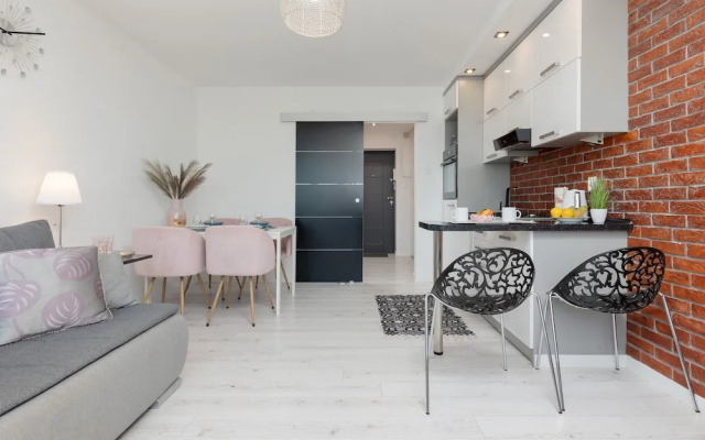 Apartment Popiełuszki Warsaw by Renters