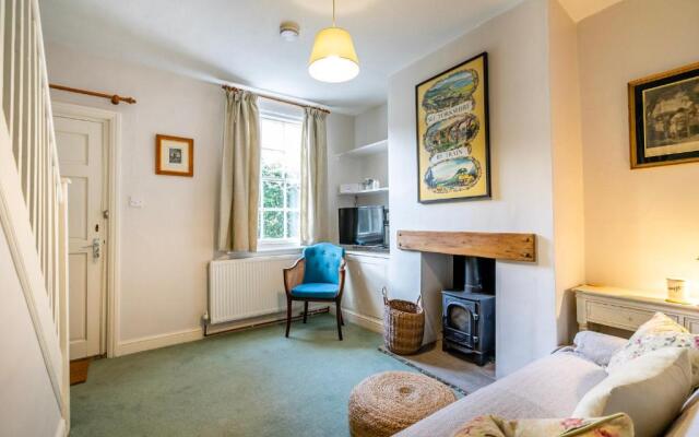 6 Monkbar Court
