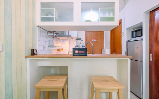 Elegant And Comfy 1Br Apartment At Woodland Park Residence