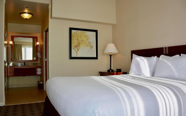 DoubleTree Suites by Hilton Hotel Mt. Laurel