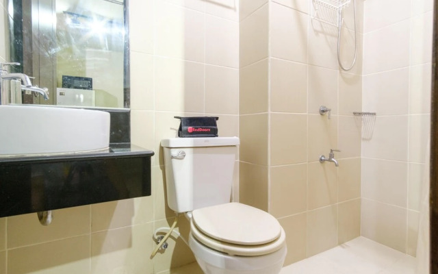 Reddoorz Plus @ Pioneer Woodlands Mandaluyong