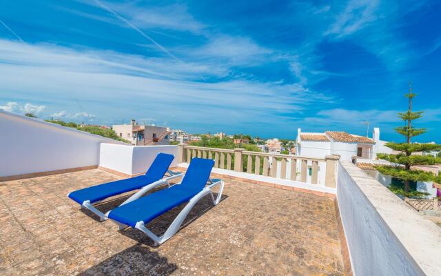 BARCELO-DANUS - Chalet with terrace in Porto Colom. Free WiFi