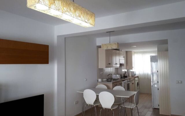 Apartment With 3 Bedrooms in Fuengirola, With Furnished Terrace - 10 m From the Beach