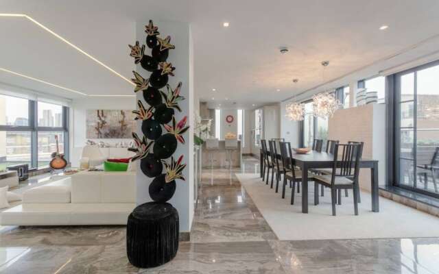 2 Bedroom Penthouse Apartment in Pimlico