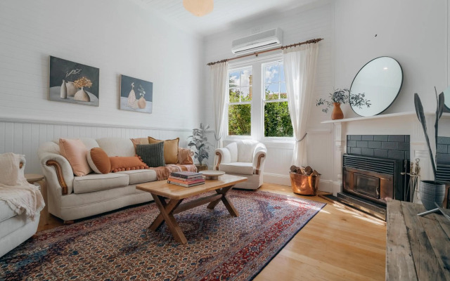 Quinn's Cottage - Central Armidale