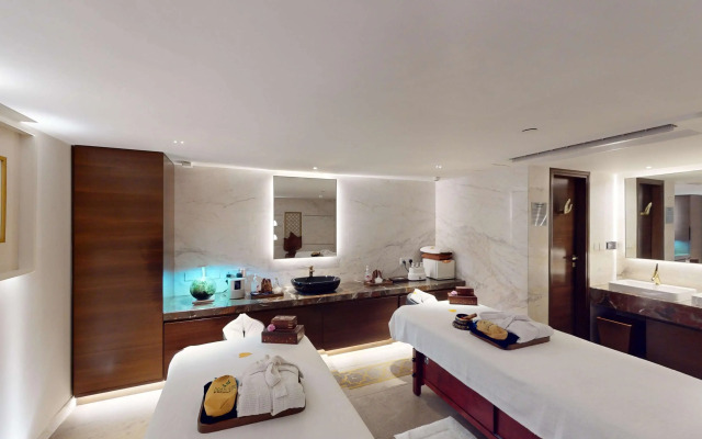 Radisson Blu Hotel & Suites GRT Chennai