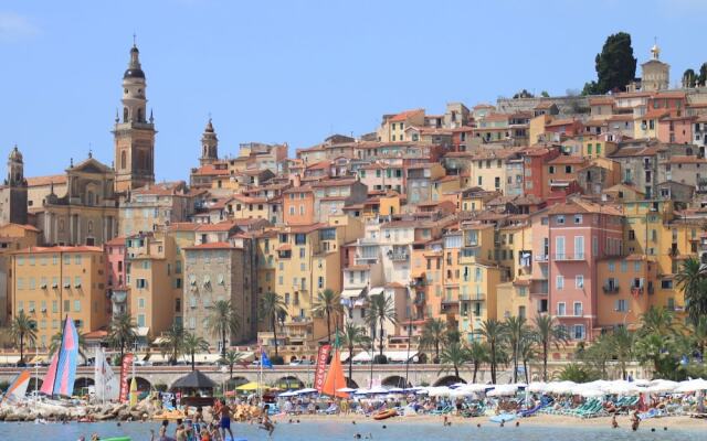 Classy Apartment in La Turbie With Fenced Garden