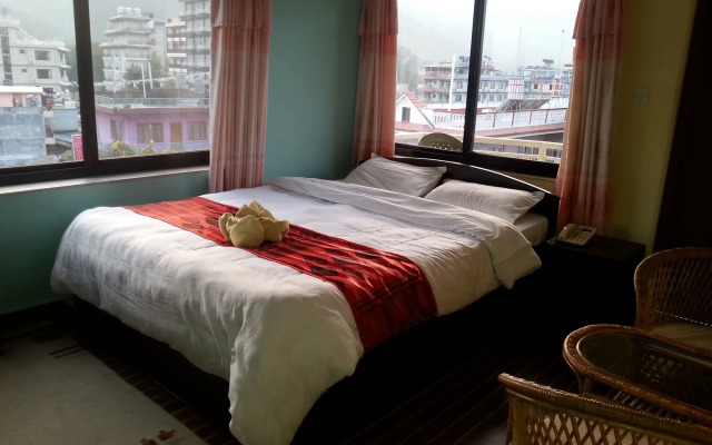 Hotel Fewa Holiday Inn