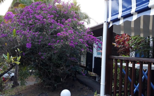 Bungalow With 2 Bedrooms in Bouillante, With Furnished Garden and Wifi - 100 m From the Beach