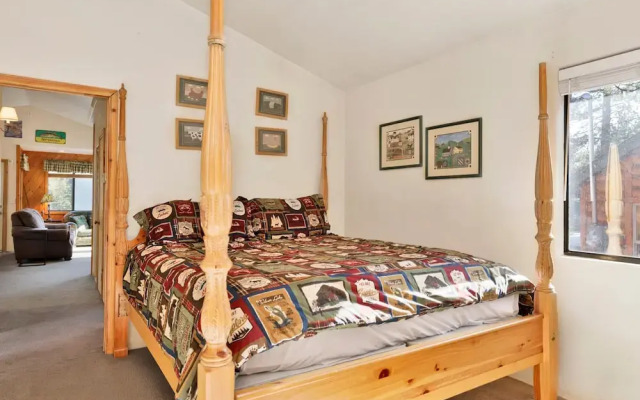 Bear Claw Bungalow #379