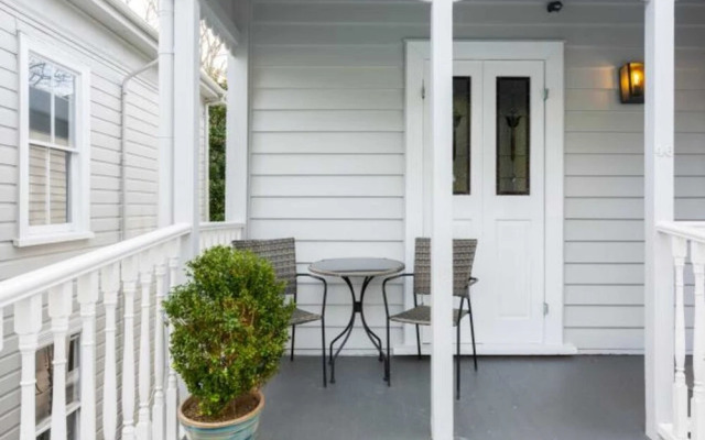 Light-filled Renovated Villa, Walk to Ponsonby Road