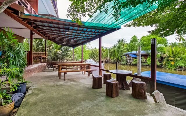 OYO 1026 The House Amphawa