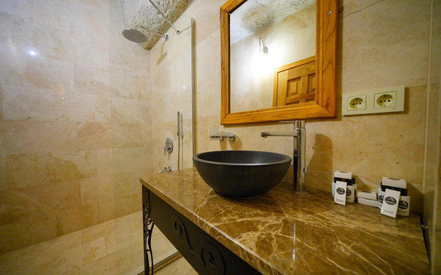 Cave Hotel Saksagan