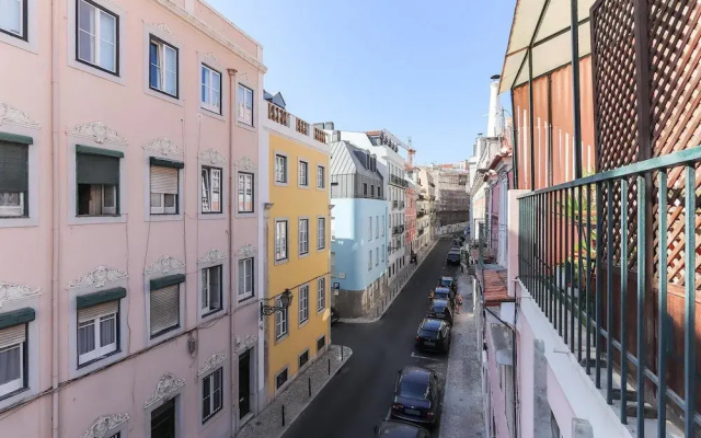 Principe Real Balcony by Homing