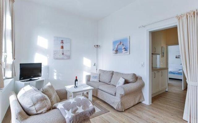 App-6-mit-suedbalkon-in-strandnaher-lage-baederstil-villa-in-wenningstedt-sylt