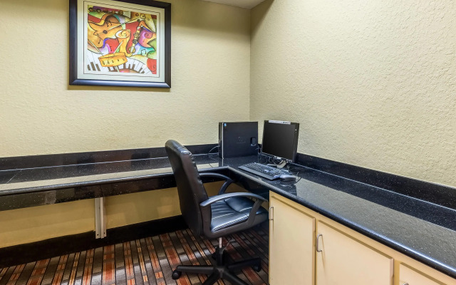 Quality Suites Houston North - Spring