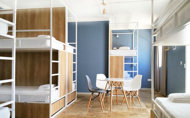 Follow the Sun Boutique Hostel - Pool, Breakfast & Sea Views