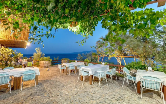 Assos Terrace Hotel