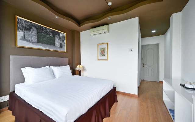 The Noble Swan Wood Park Hotel