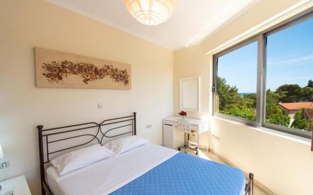 Efi Apartments