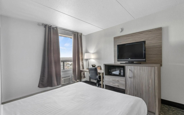 Emerald Hotel & Suites