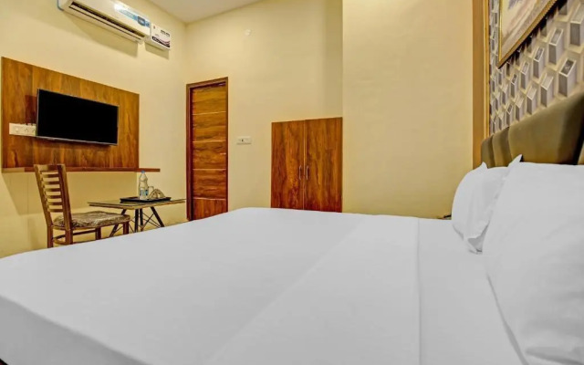 OYO Townhouse 1003 Hotel Sky 9