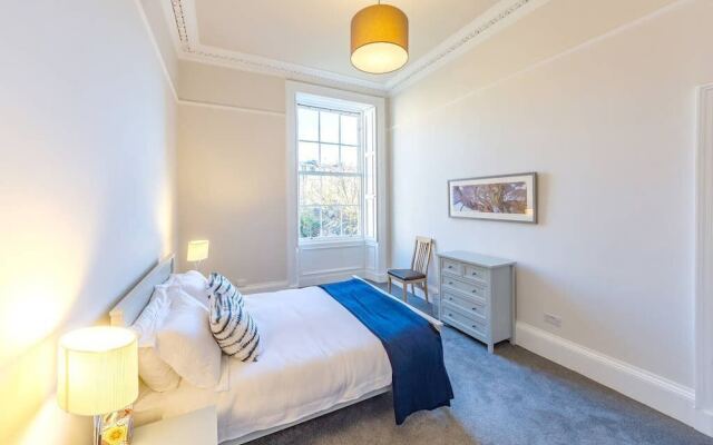 Wonderful Luxury West End Apartment