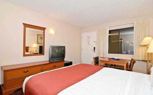 Best Western Golden Triangle Inn - Closed