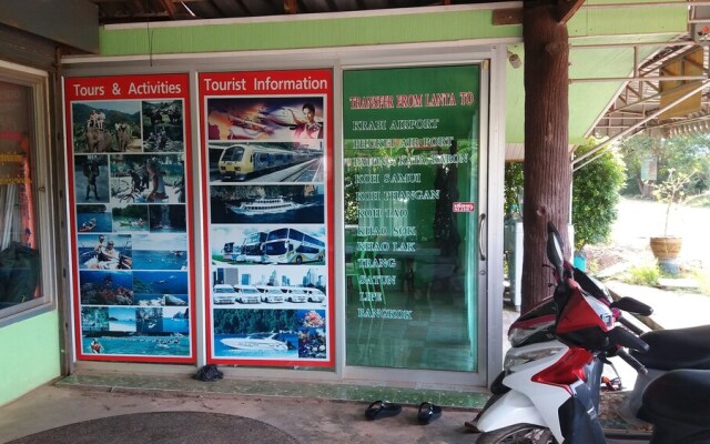 Lanta School Beach Resort