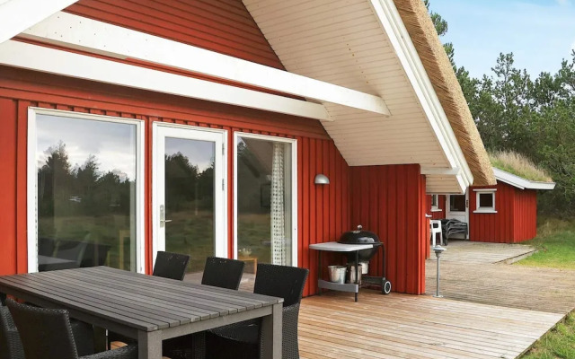 6 Person Holiday Home in Blavand