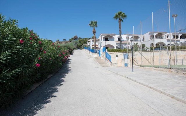 Sea Front Apartment 4 Beds With Balcony 250 Meters From the Beach