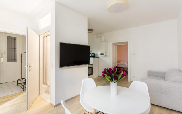 Servus at Naschmarkt