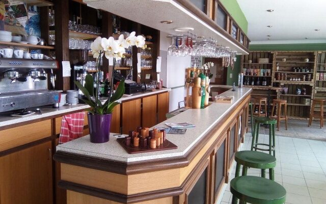 Le Petit Café dans la Prairie