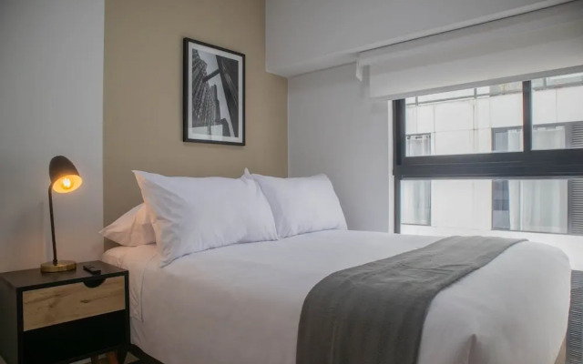 w Elegant 2BR w Distinctive Deco in Miraflores
